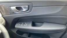 Volvo XC60 2.0 B5P Plus Dark 5dr AWD Geartronic Petrol Estate